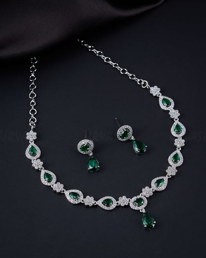 Pear Drop Green Stone Necklace 642