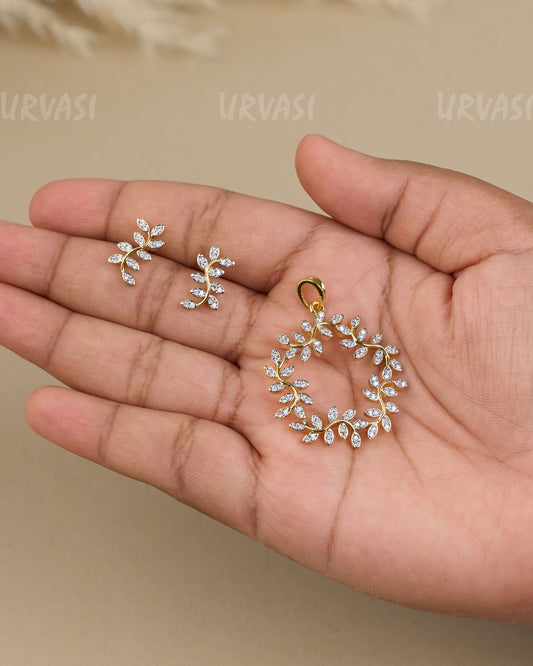 Gold-Toned Crystal-Leaf  Wreath Pendant Set PN 04