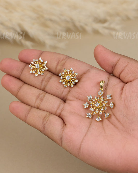 Gold-Toned Snow-Flake Pendent Set  PT 015