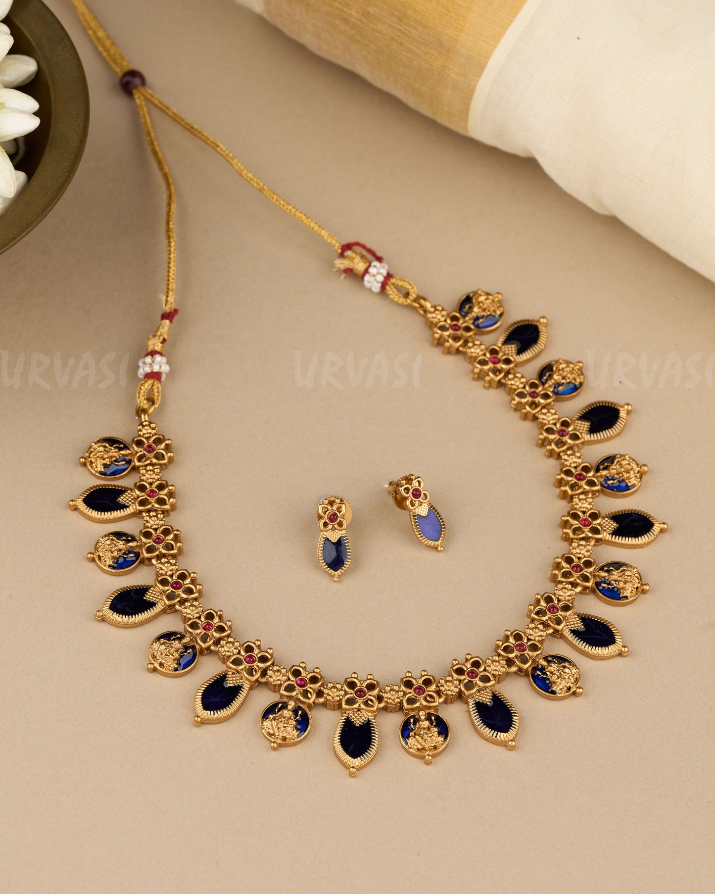 Gold-Toned Floral  Lakshmi Nagapadam Necklace 1840