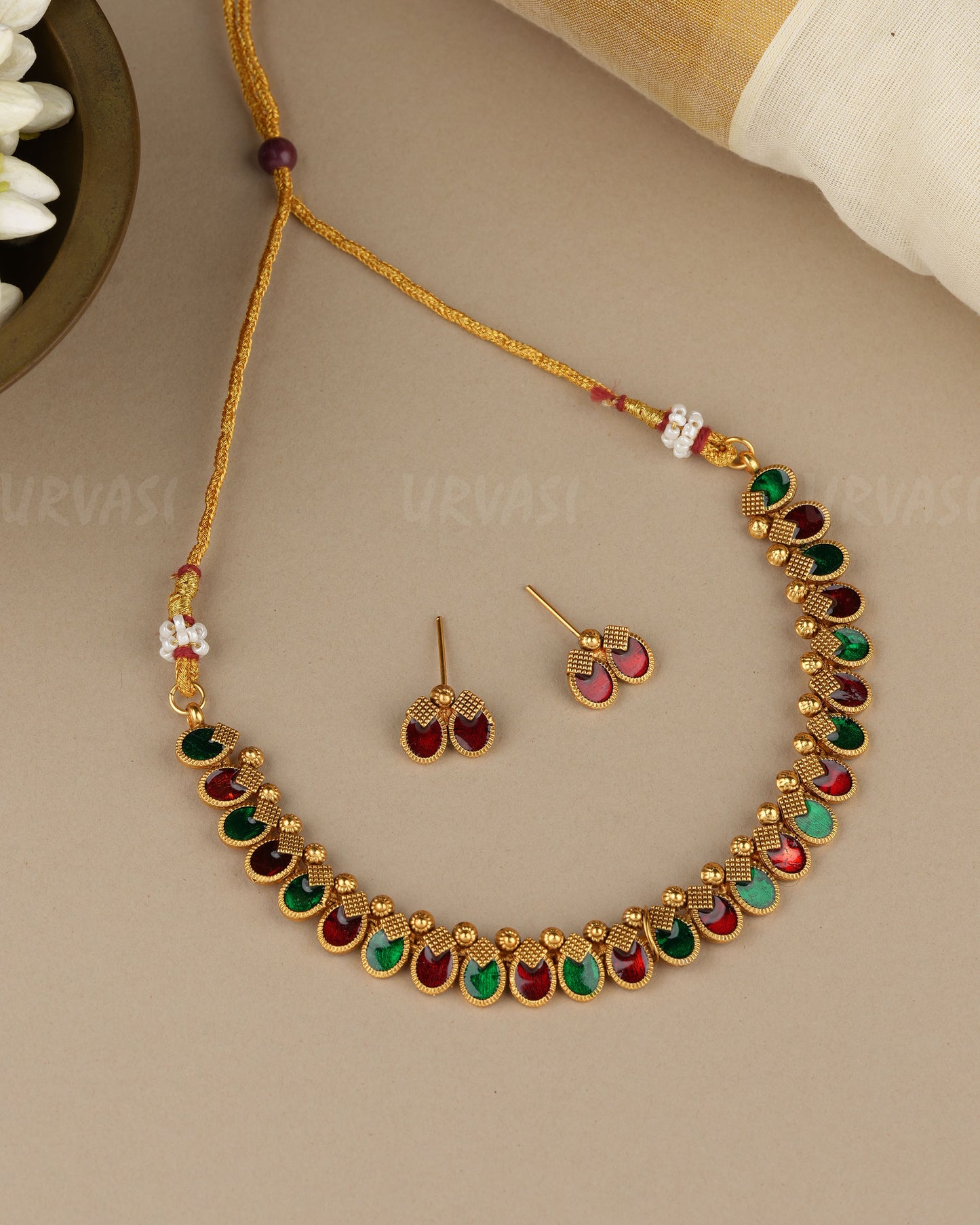 Gold-Toned Non-Idol Necklace 1839