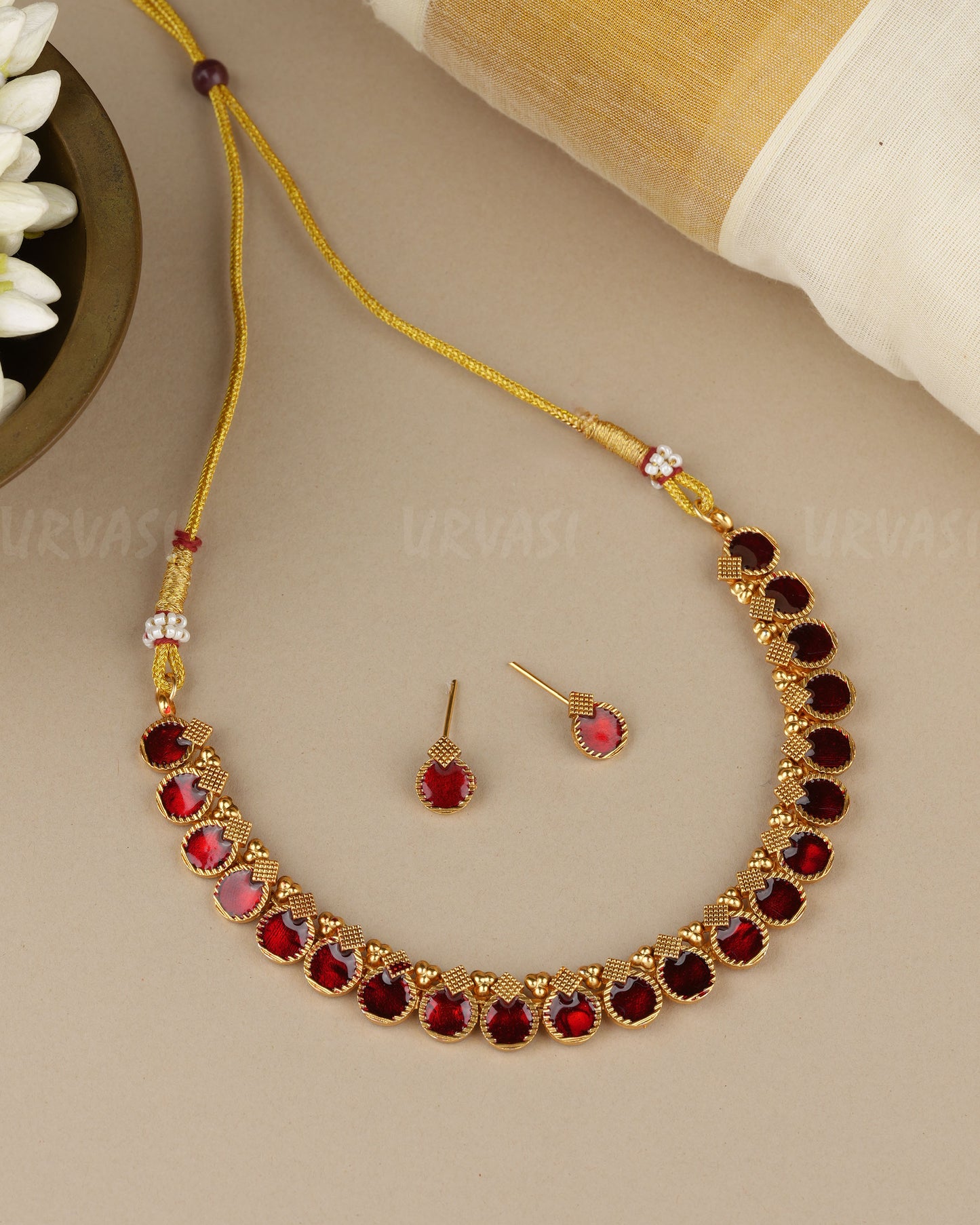 Gold-Toned Non-Idol Necklace 1839