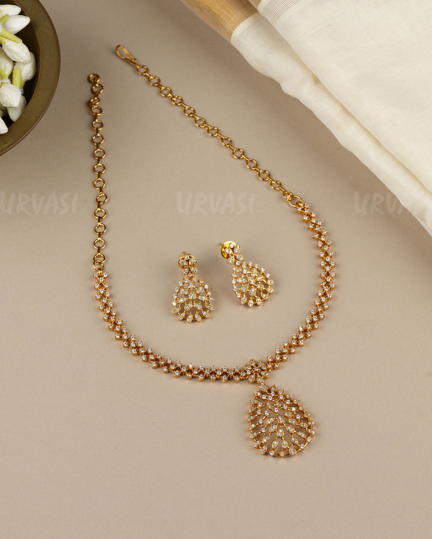 Gold-Toned  Floral Stone Necklace 1863