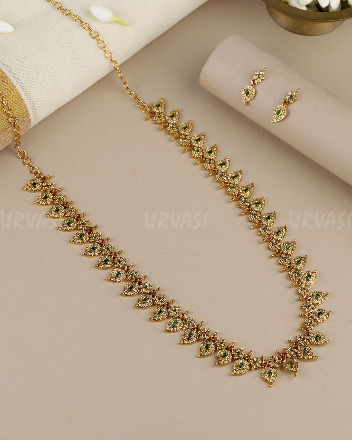 Gold-Toned  Floral Mango Necklace 1897