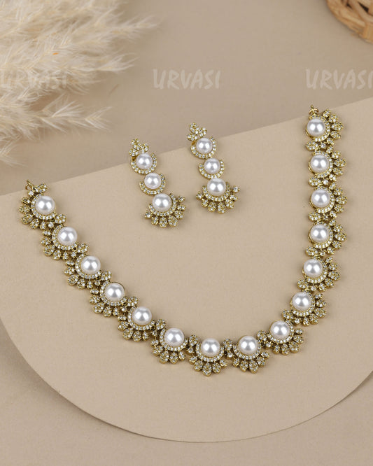 Mehendi Polish  Round Faux-Pearls  Necklace  1955