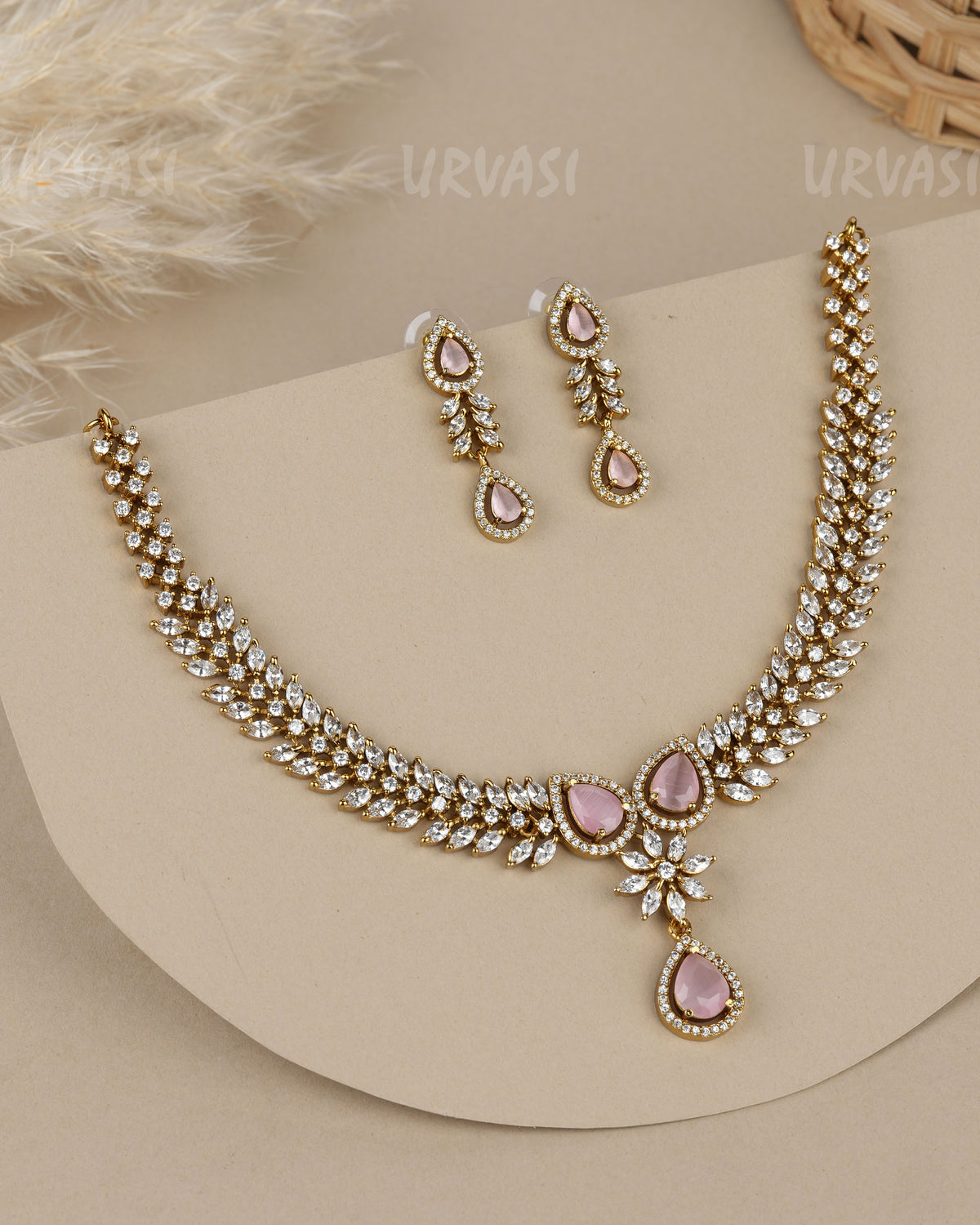 Mehendi-Polish  Floral  Dual-Layer Leaf AD Necklace   1915