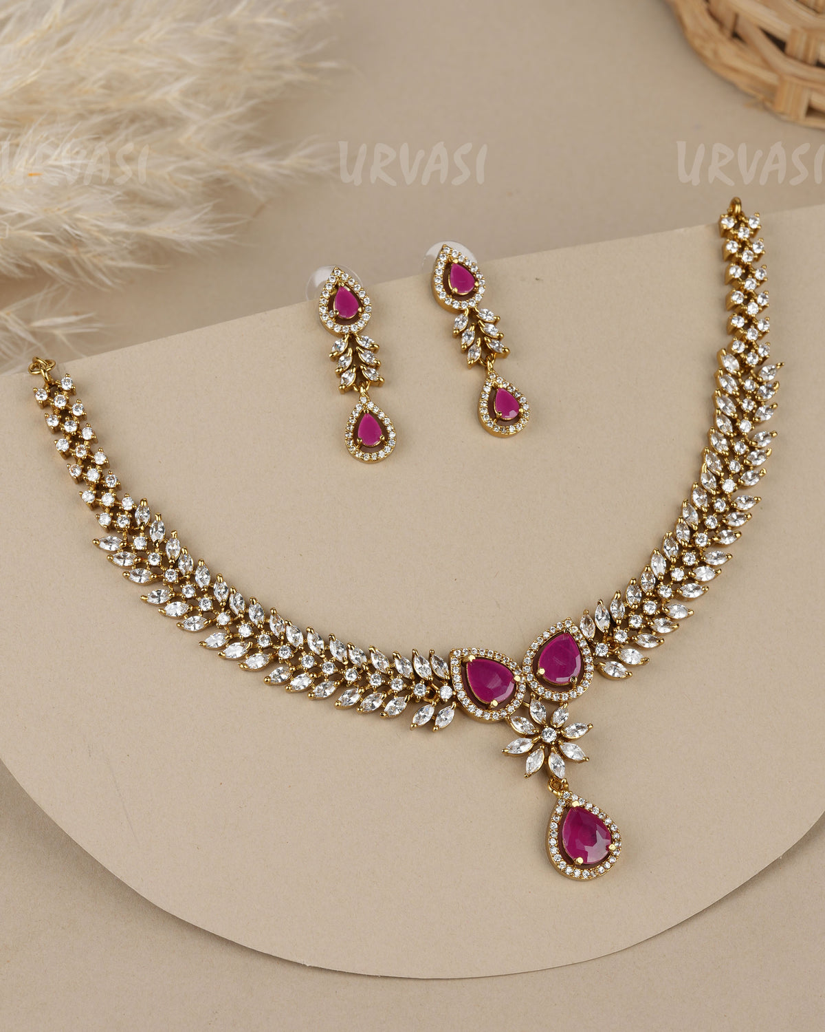 Mehendi-Polish  Floral  Dual-Layer Leaf AD Necklace   1915