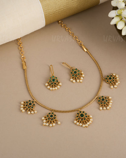 Gold-Toned Cluster Pendant Choker Green Necklace 301