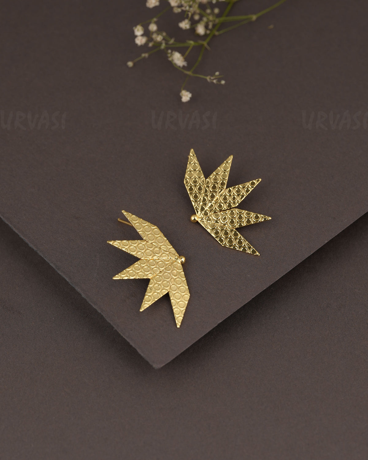 Gold-Polish Leaf-Shaped Earring ER 1300