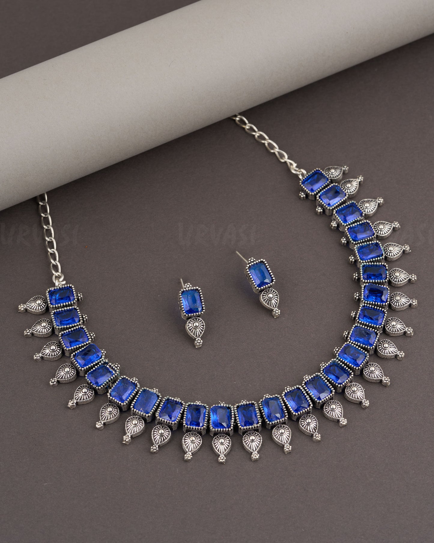 NECKLACE 953
