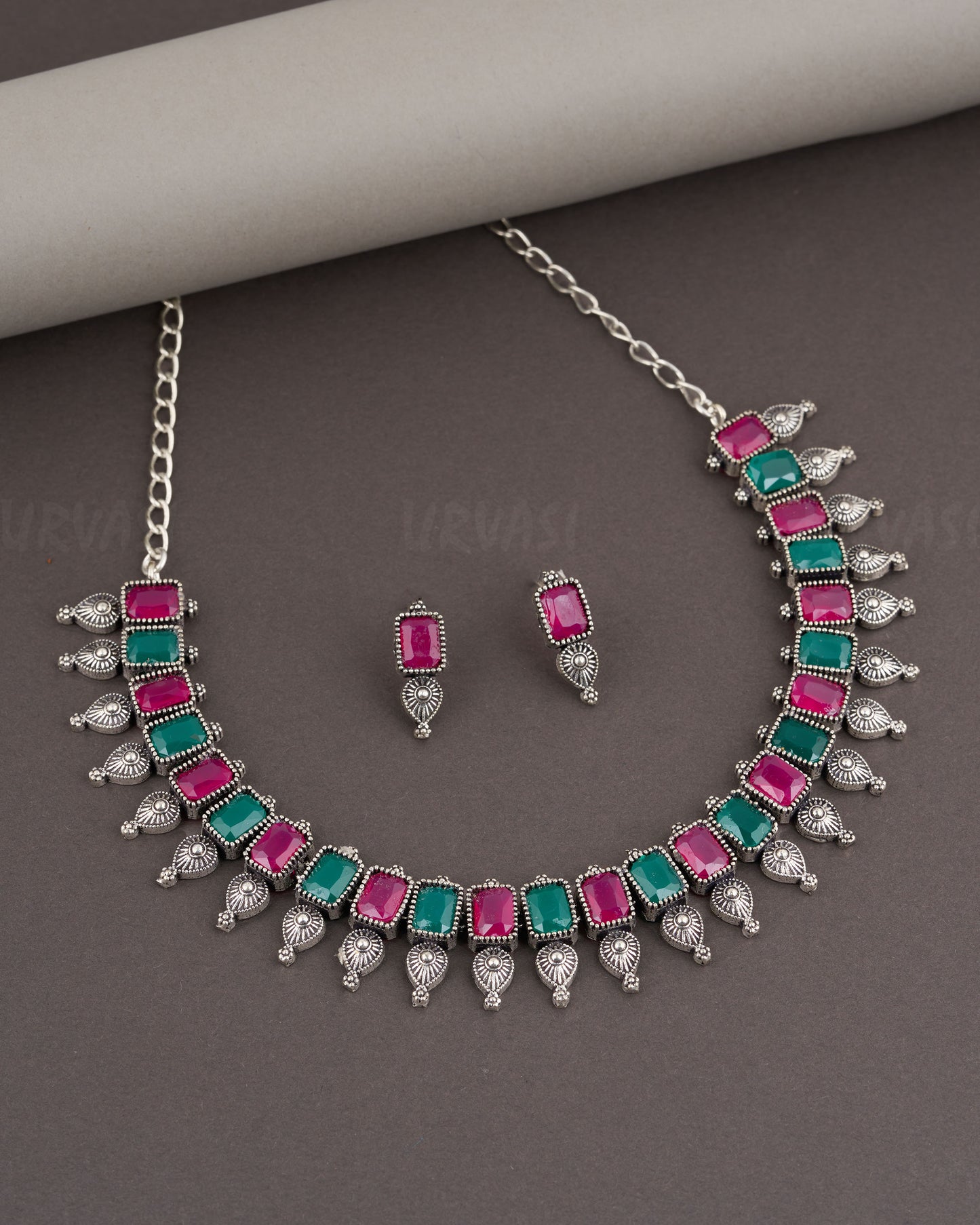 NECKLACE 955