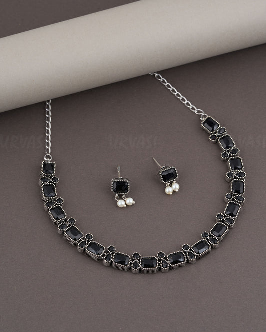 Black Metal Necklace 968
