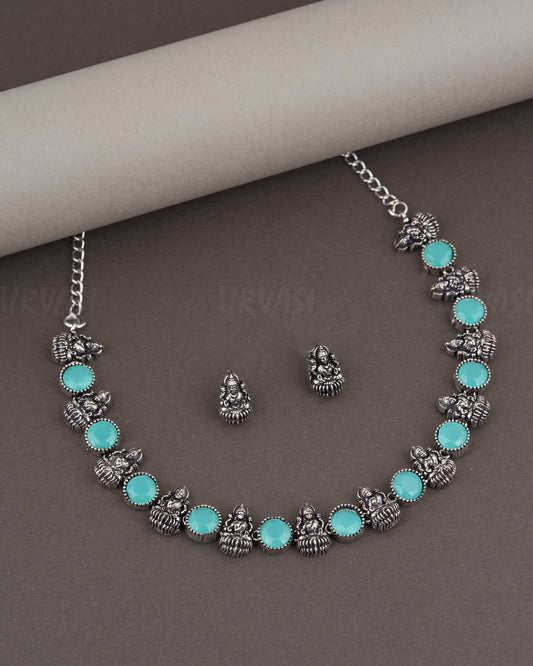 Black Metal Short Necklace 1015