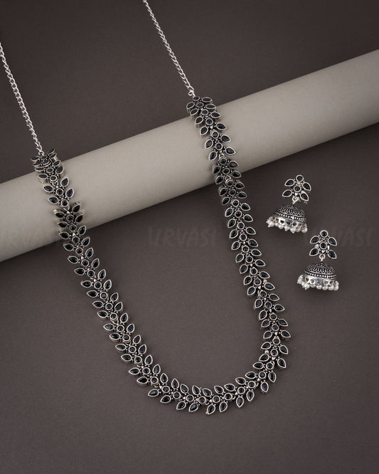 Black Metal Long  Necklace 992