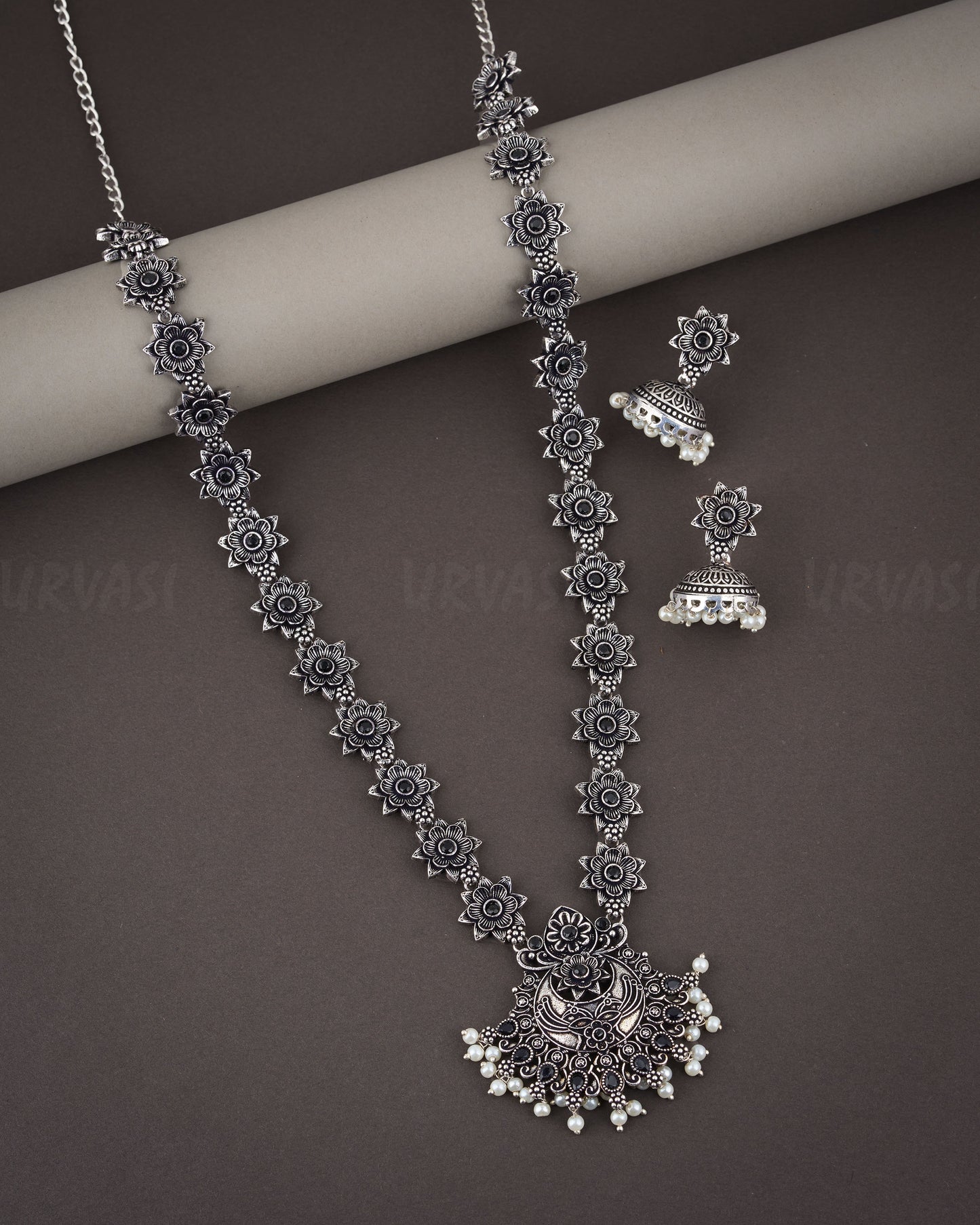 Black Metal Long Necklace 995