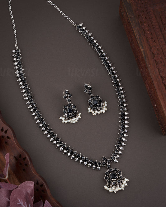 Black Metal Long Necklace 1014