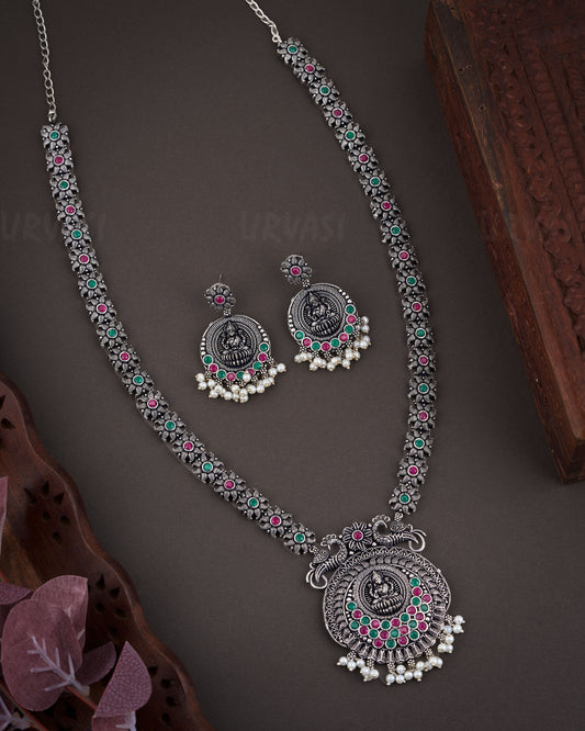 Black Metal Long Necklace 1001