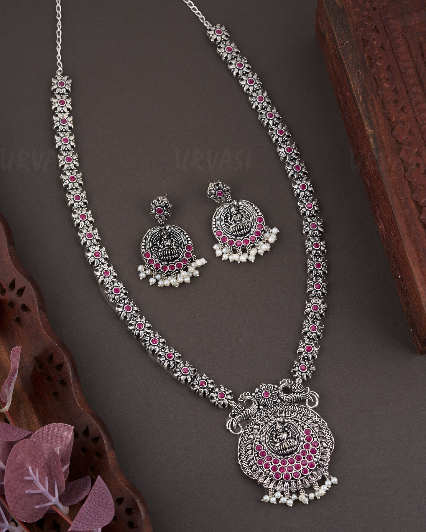 Black Metal Long Necklace 1002