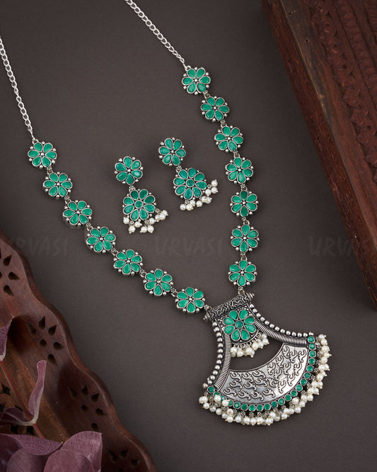 Black Metal Long Necklace 1005