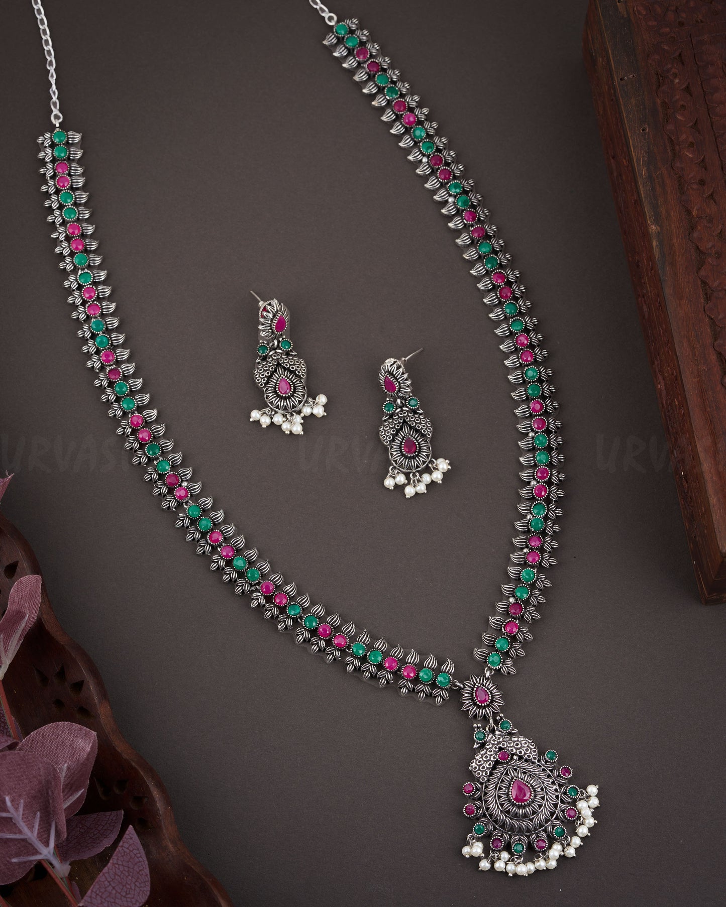Black Metal Long Necklace 1009