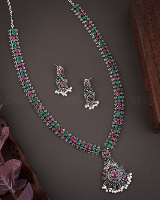 Black Metal Long Necklace 1009