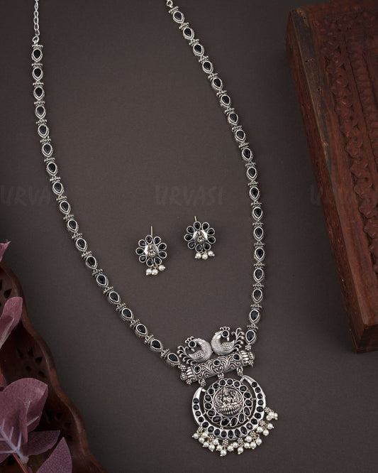 Black Metal Long Necklace 1013