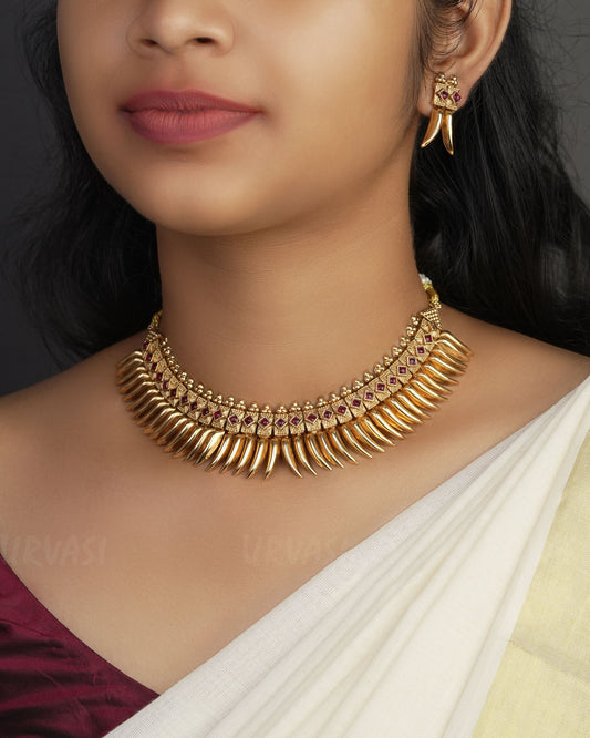 Gold-Toned Mullamottu Designed Necklace 1048