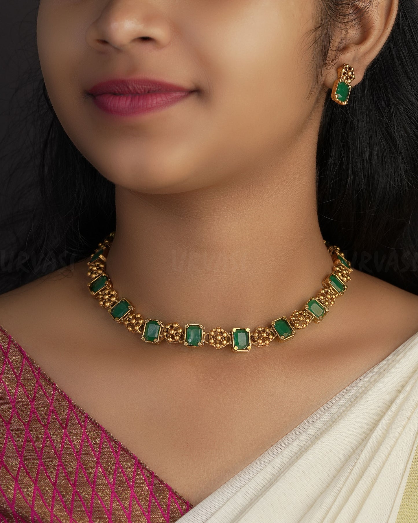 Gold-Toned Floral Simple Choker Necklace 1147