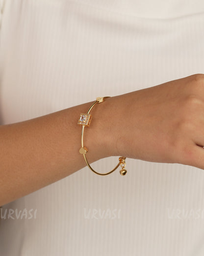 Gold-Polish Box Designed Heart AD Bracelet bangles BA 363