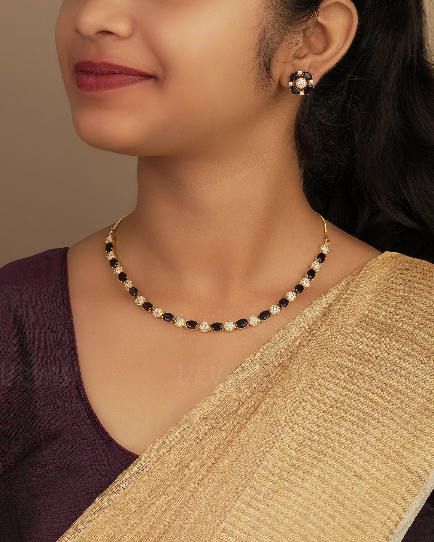 Gold-Polish Stone-Studded Oval Necklace 1249