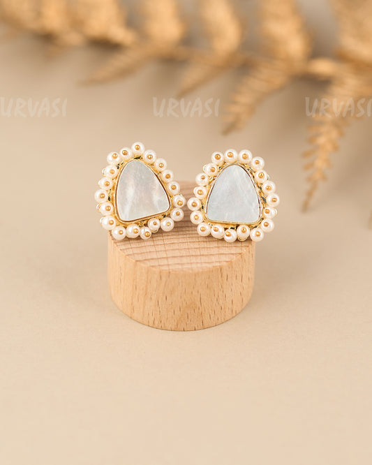 Gold-Polish Mother of Pearl Beaded Jadau Stud Earrings ER 853