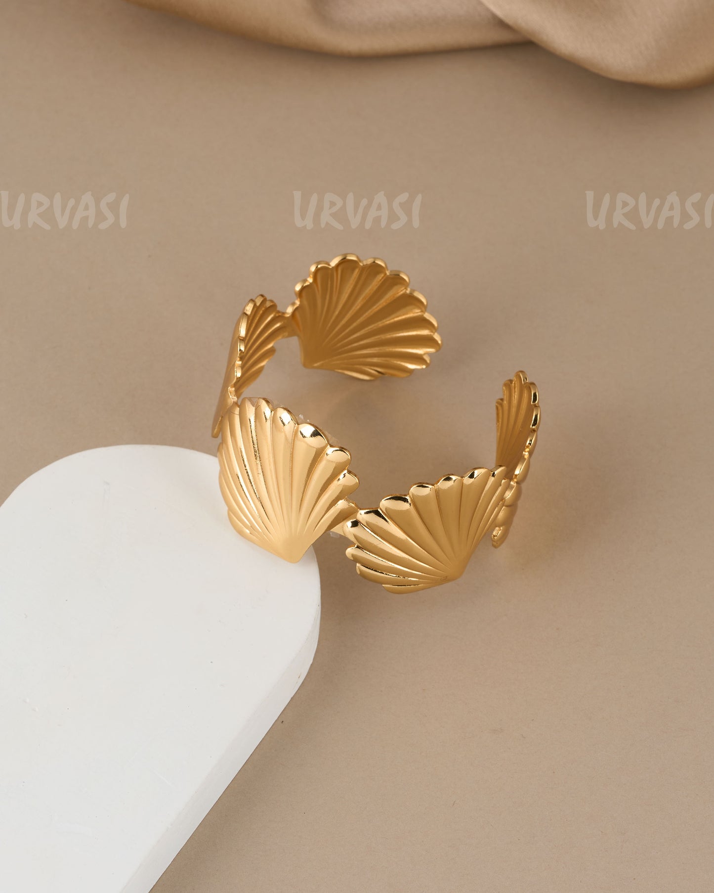 Gold-Toned Shell Shaped Anti-Tarnish Cuff bangles BA 405