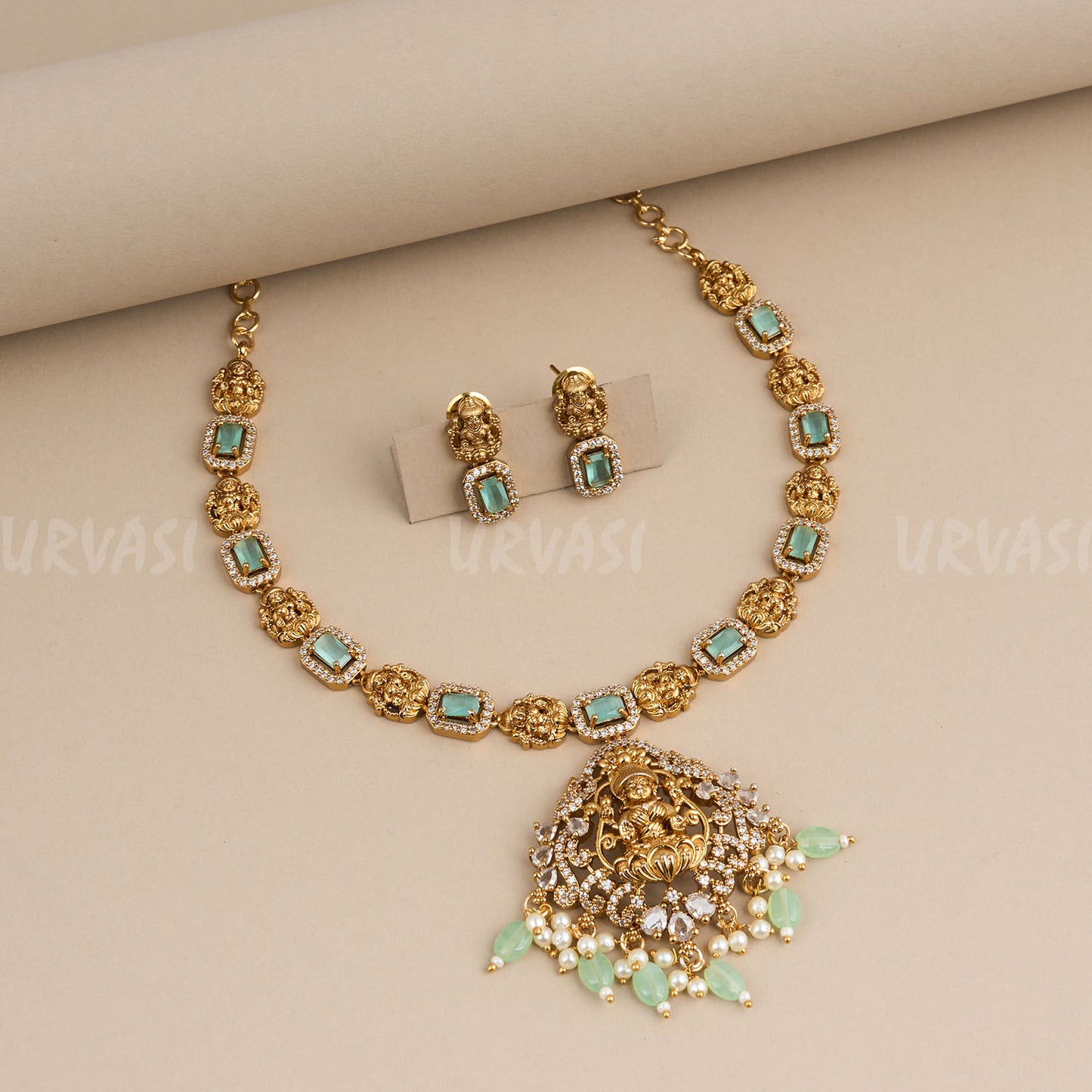 Necklace 275