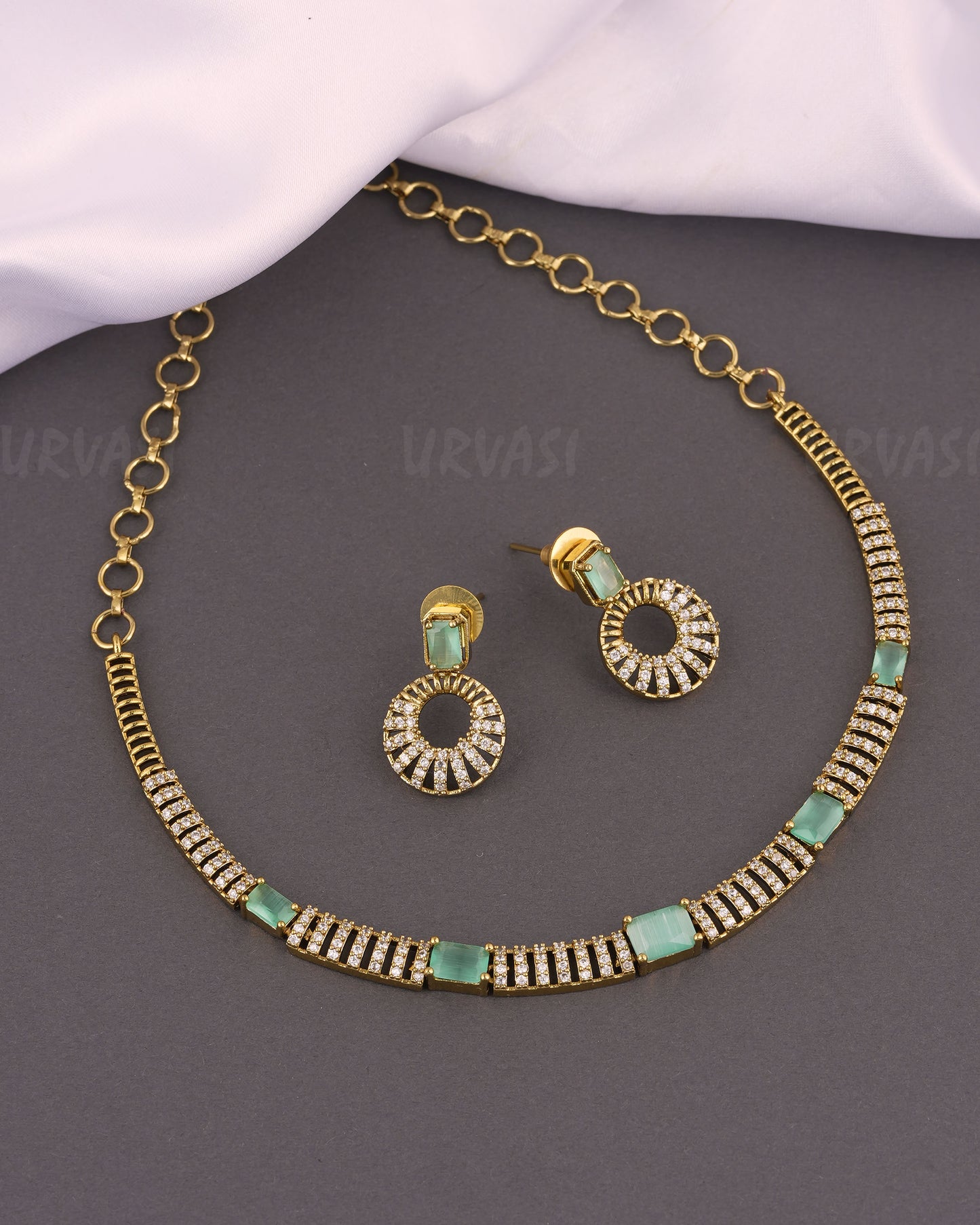 Mehendi Polish Box-Designed AD Necklace 169