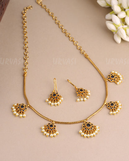 Gold-Toned Cluster Pendant Choker Green Necklace 301