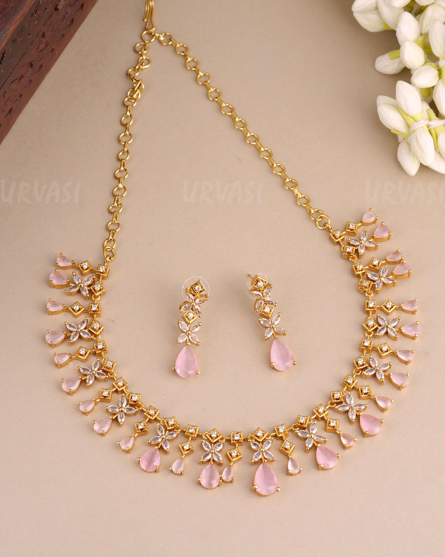 Gold-Toned Floral Tear-Drop Necklace 634