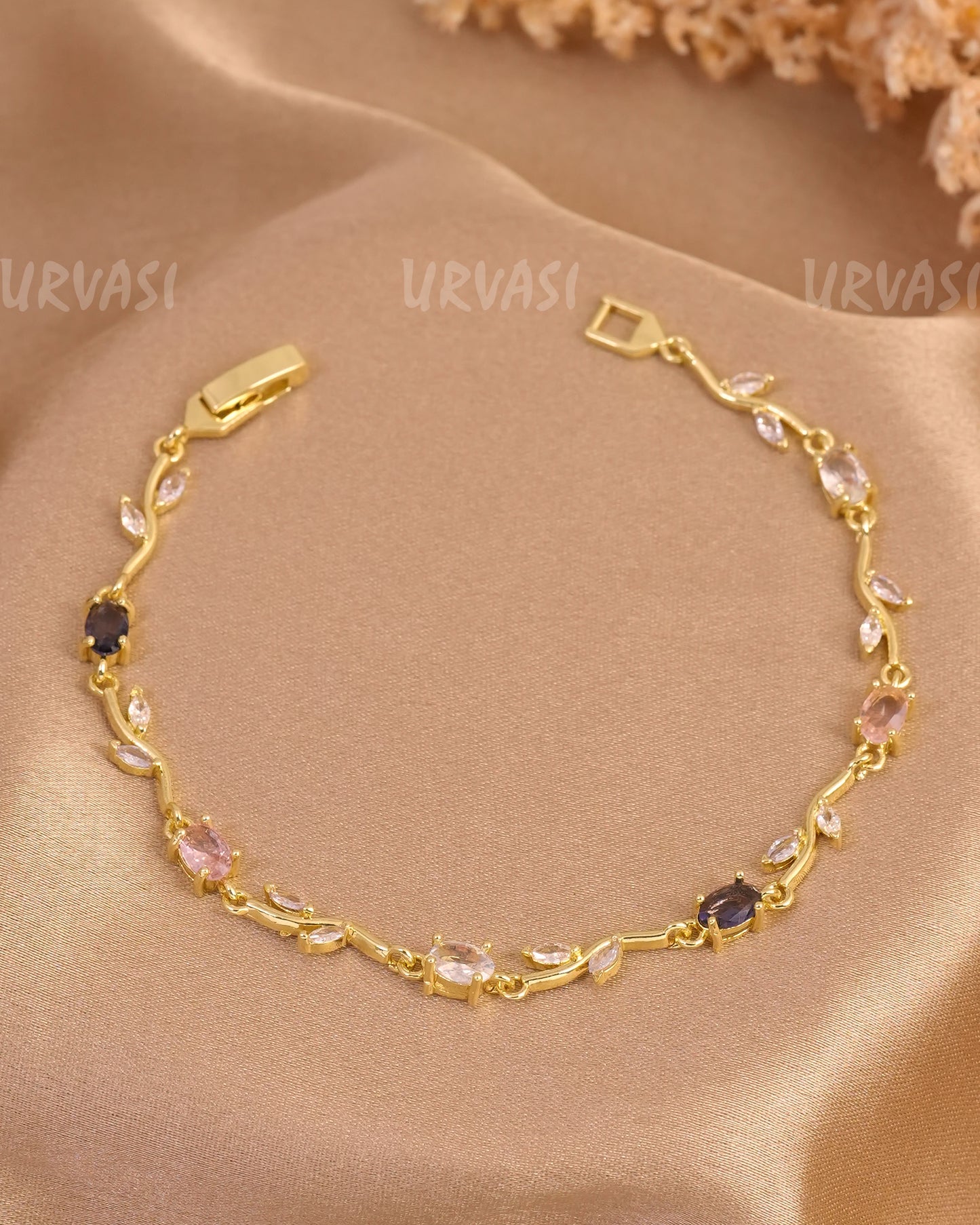 Mehendi Polish Trendy Tulips Leaf Designed AD Bracelets BR 148