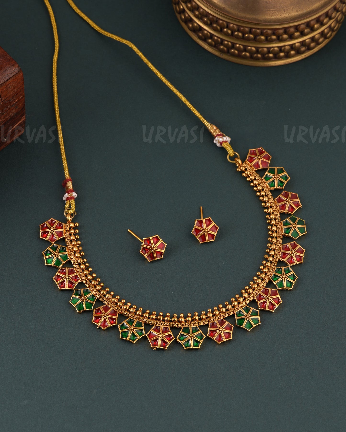 Gold-Toned Floral Designed Choker Necklace 1643