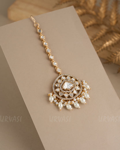 Gold-Toned Kundan and Pearl Chutty CH 91