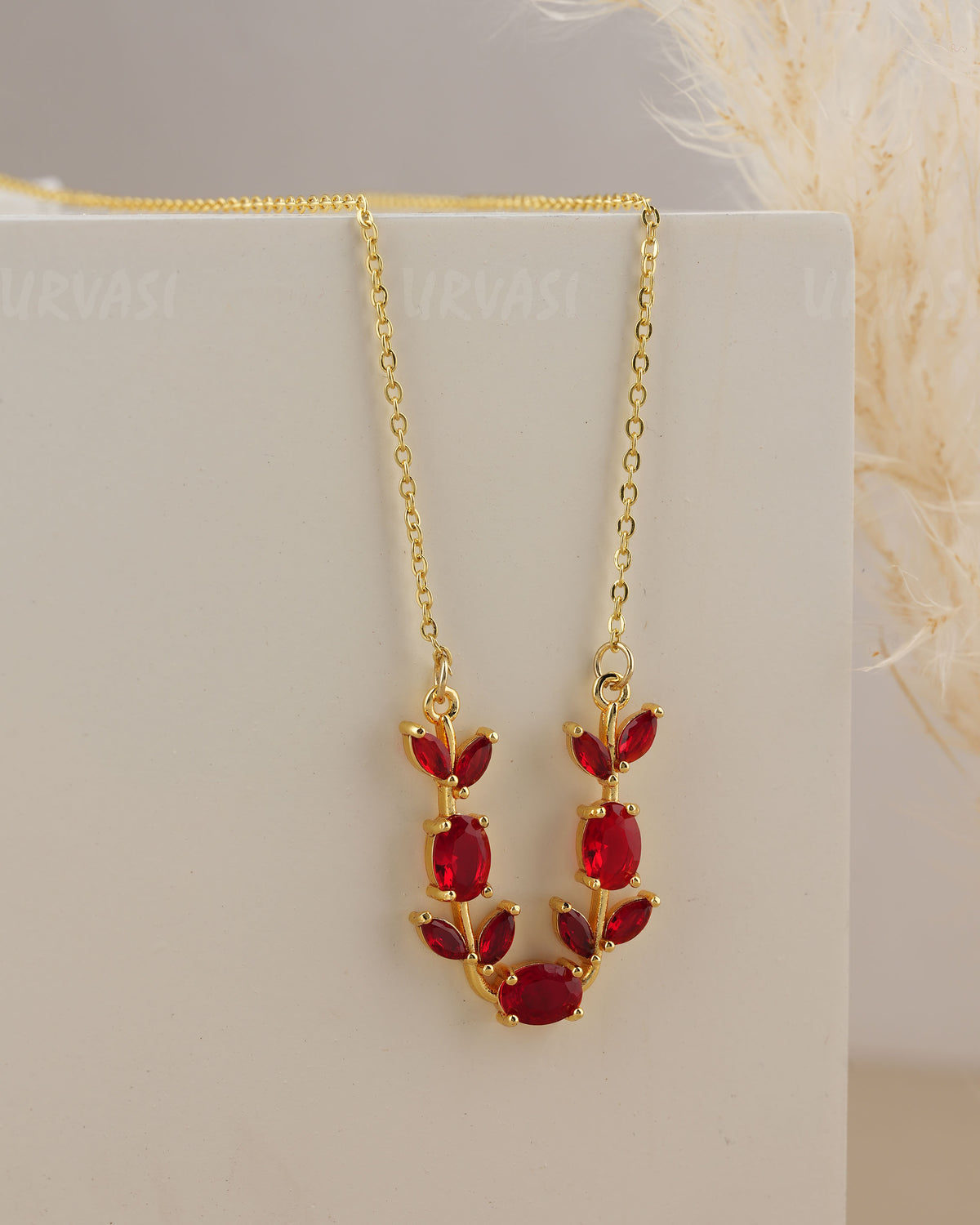 Gold-Toned Tulip Royale Simple Chain SC 190