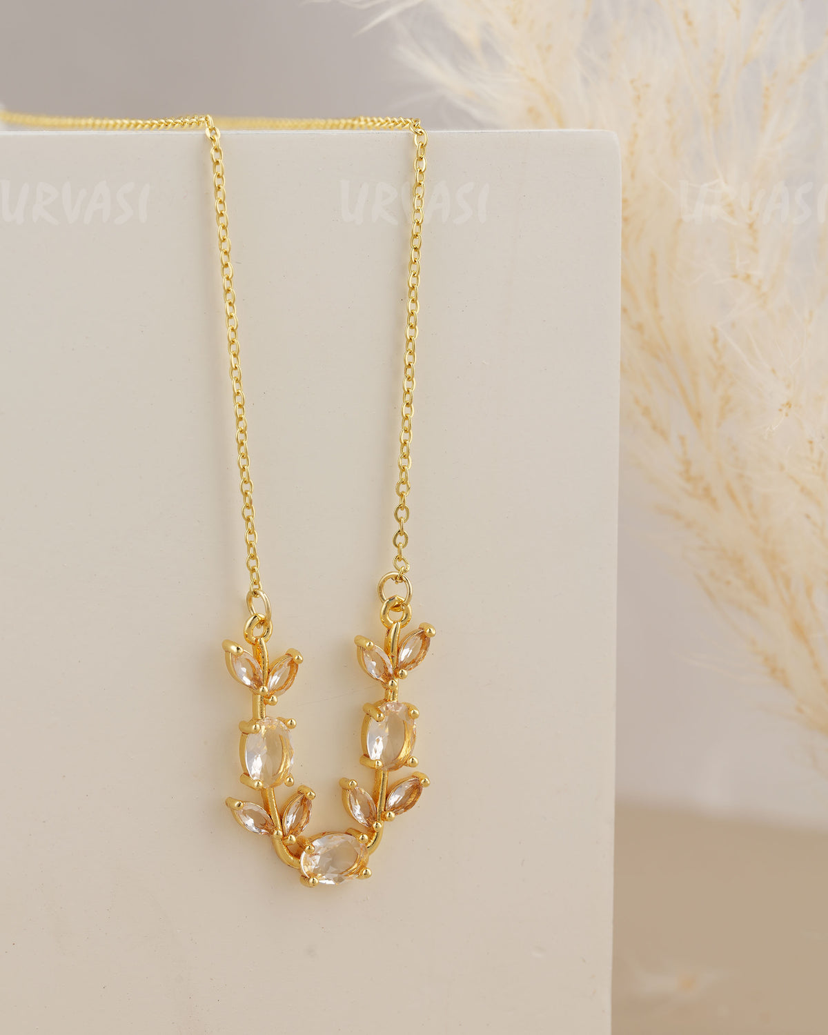 Gold-Toned Tulip Royale Simple Chain SC 190