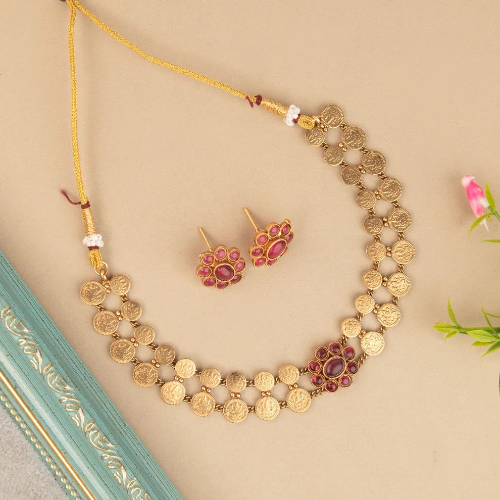 Gold-Toned Kaasu-Floral Choker Necklace 237