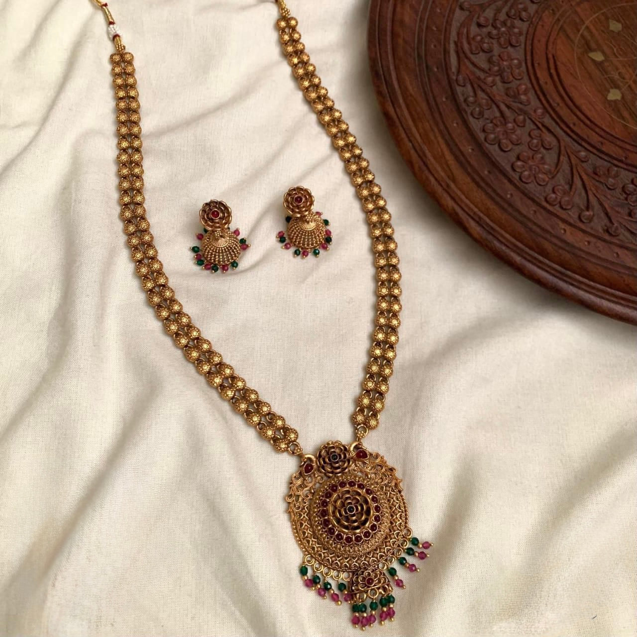 Gold-Toned Floral Long Necklace 1394