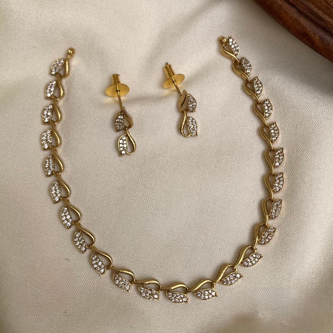 Gold-Toned Leaf-Designed AD Necklace 1385