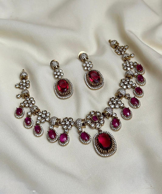 Mehendi Polish Victorian-Style Emerald Necklace 1175