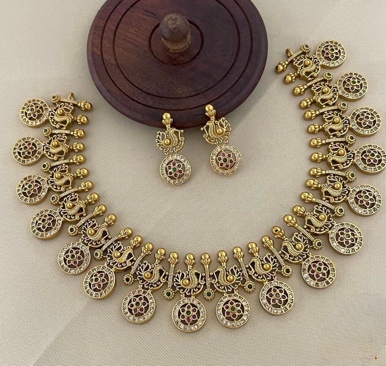 Gold-Toned Floral Stone Necklace 1205