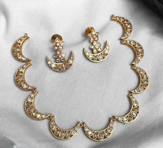 Gold-Toned Chaandbali Designed  Stone Necklace 1033