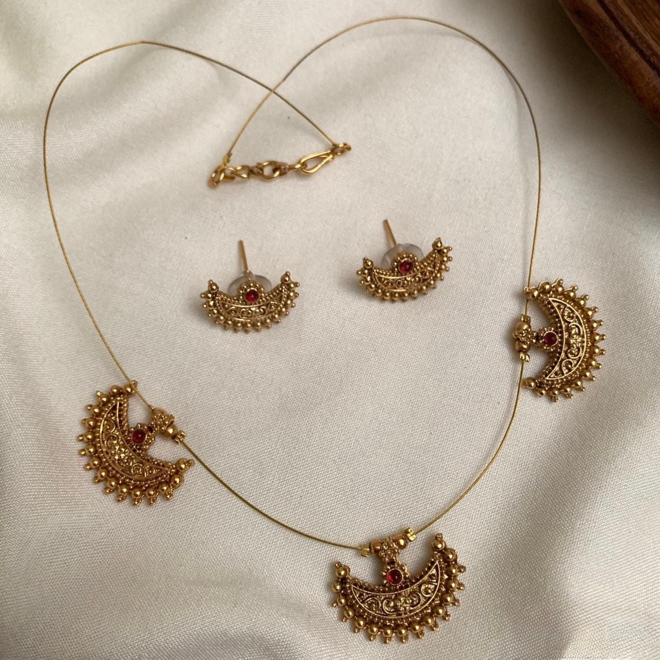 Gold-Toned Chandbali Designed Invisible Necklace 1186