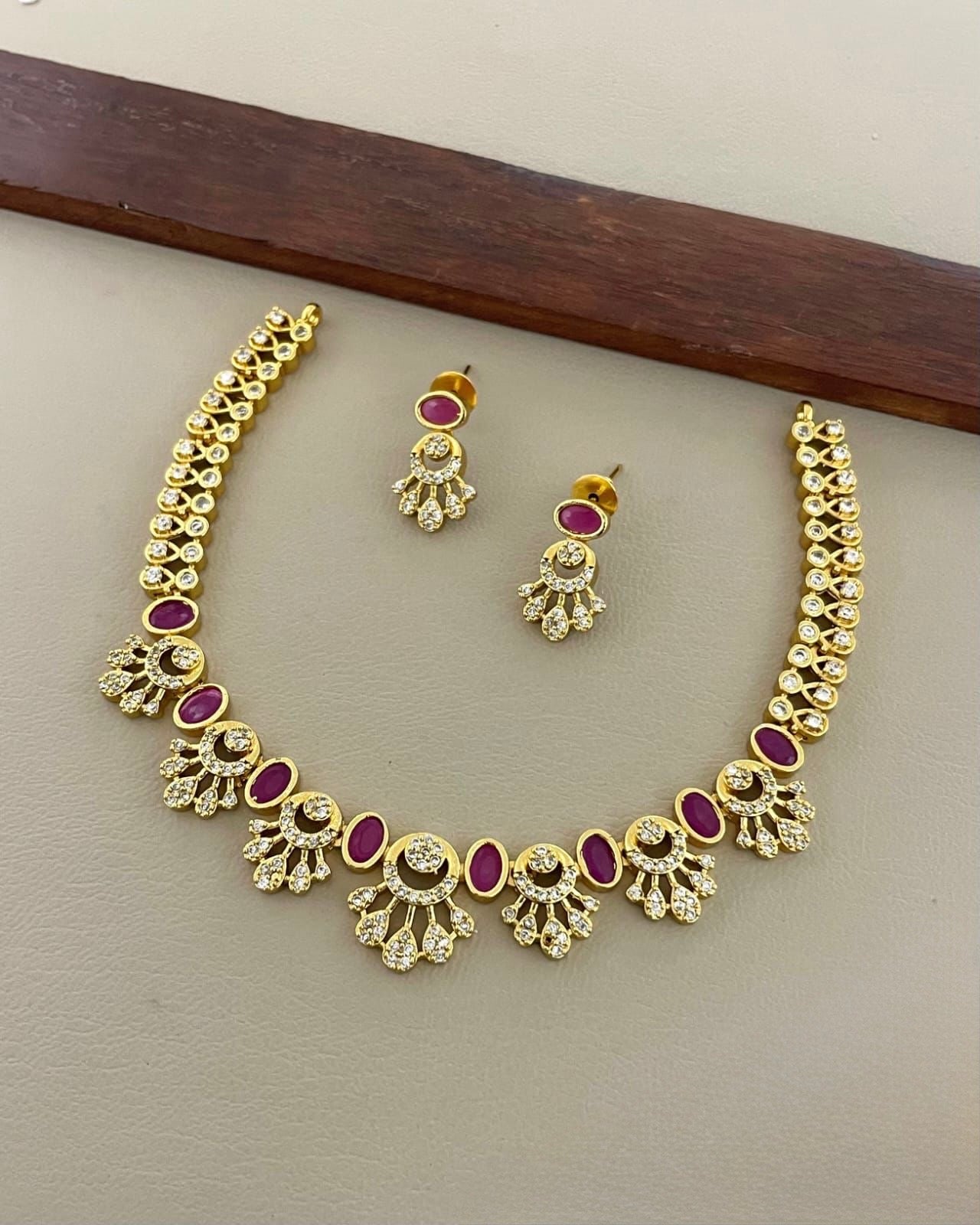 Gold-Toned Floral Stone-Studded Necklace 1467