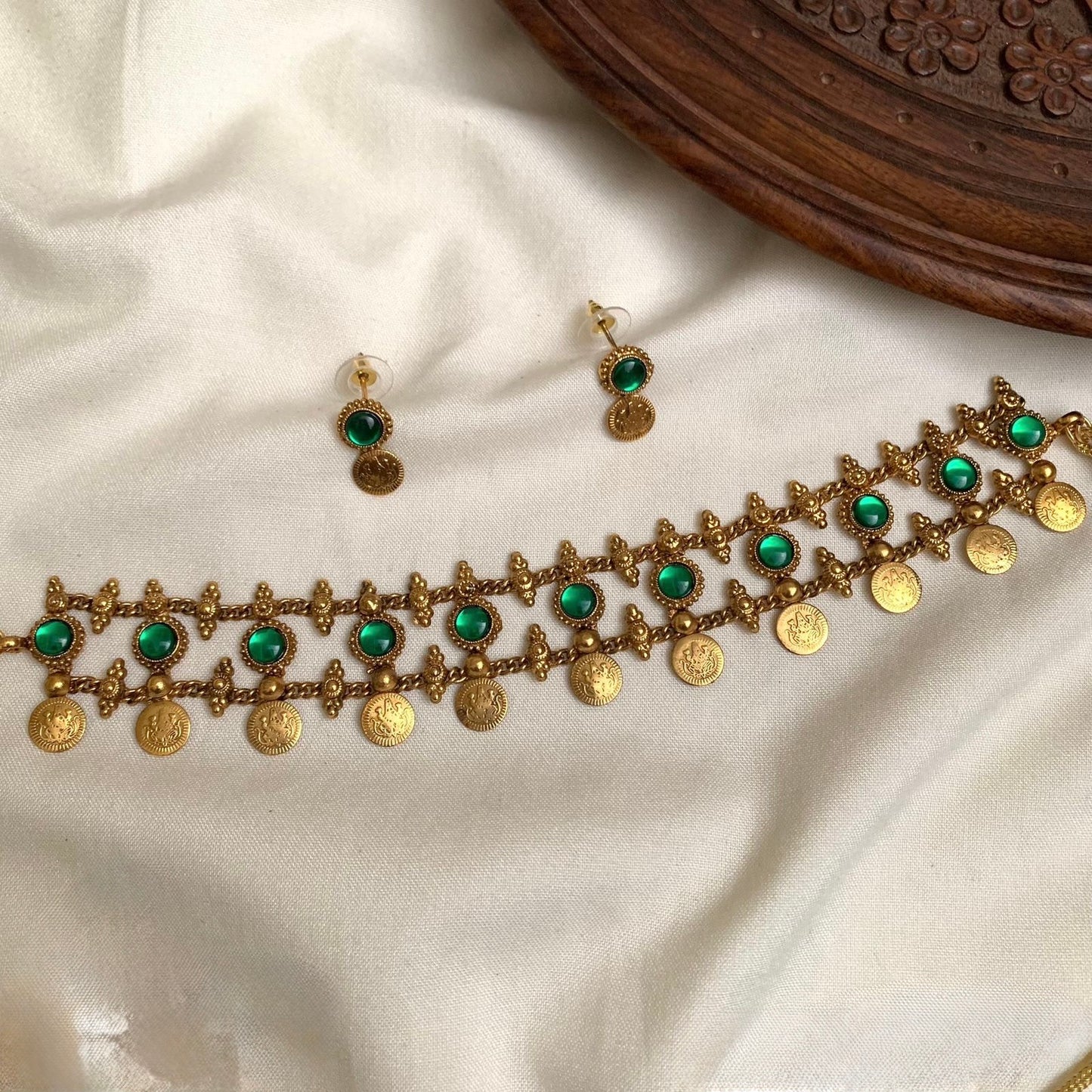 Gold-Toned Kaasu X Floral Choker Necklace 151